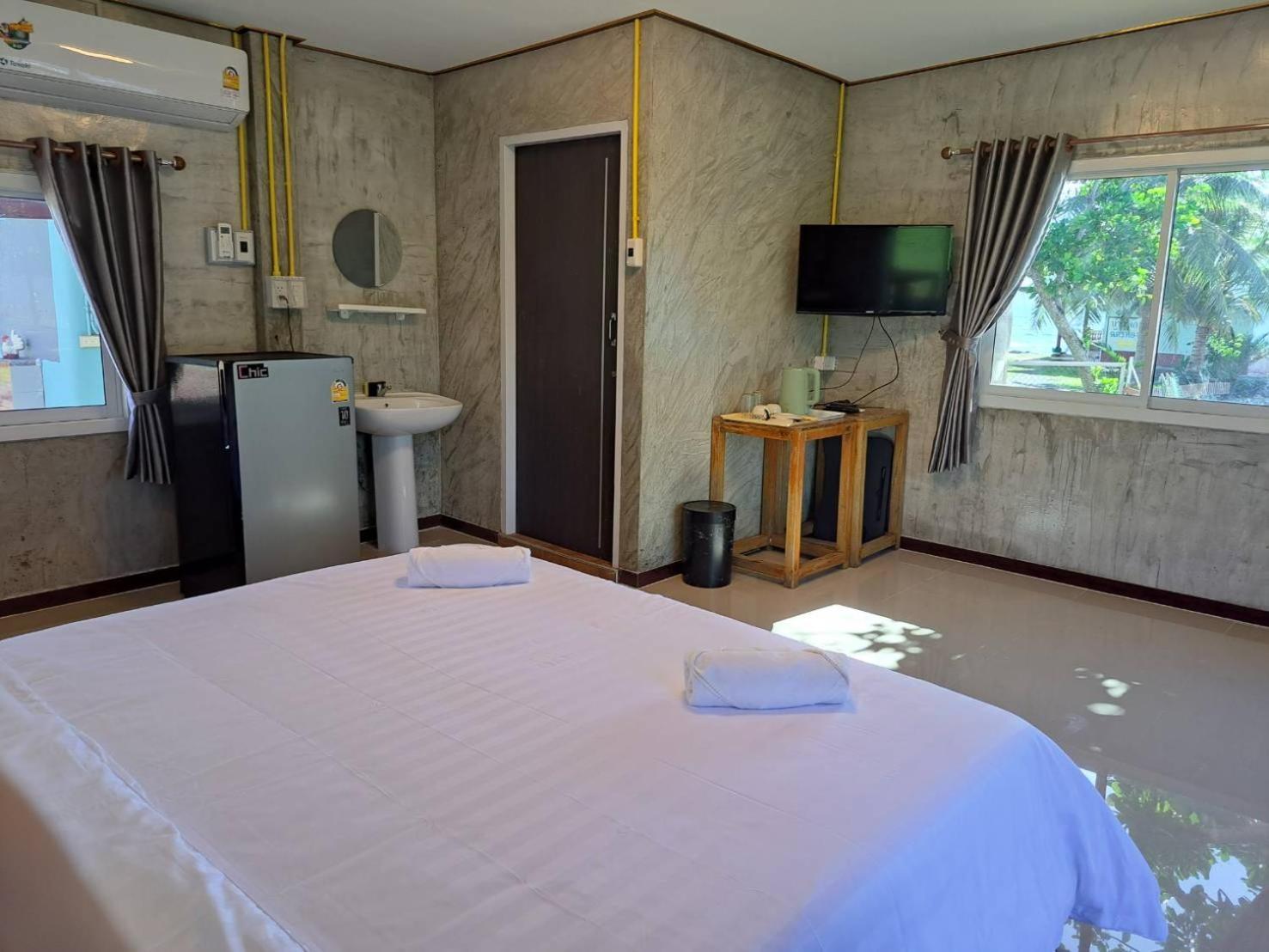 Lomtalay Resort Trat Laem Ngop Exterior photo