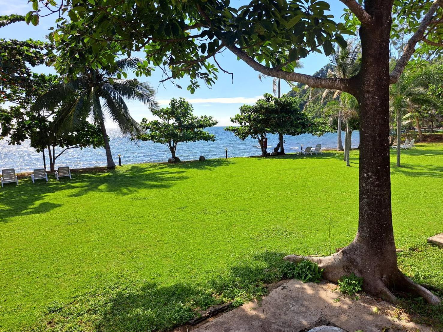 Lomtalay Resort Trat Laem Ngop Exterior photo