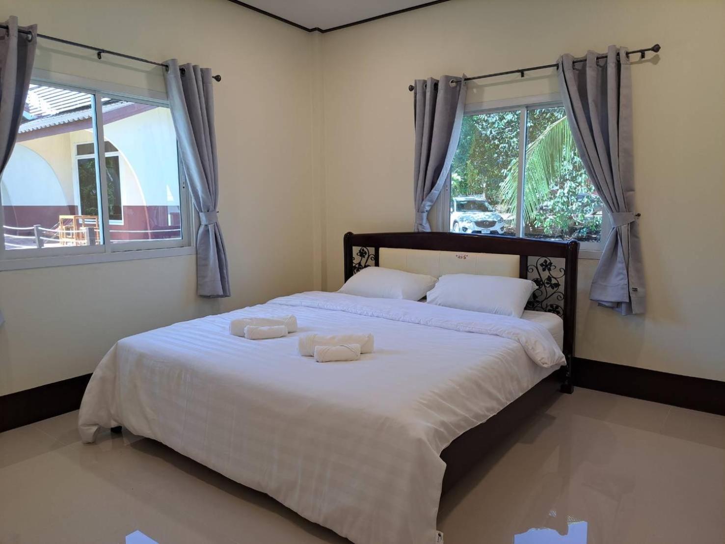 Lomtalay Resort Trat Laem Ngop Exterior photo