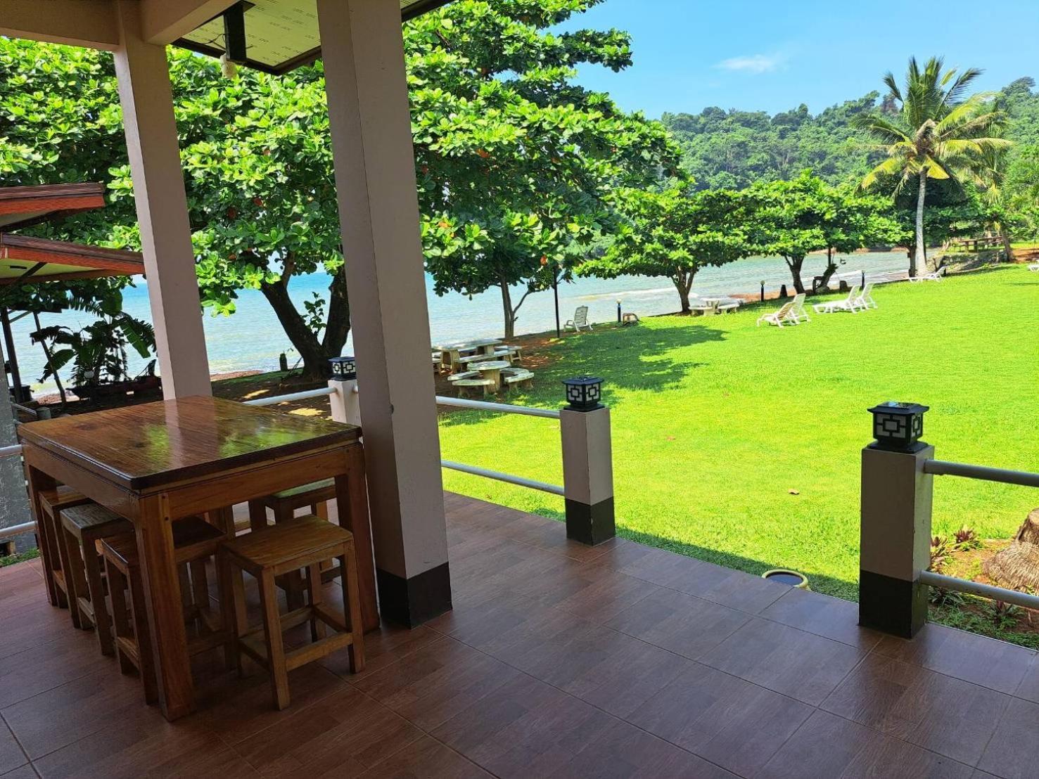 Lomtalay Resort Trat Laem Ngop Exterior photo