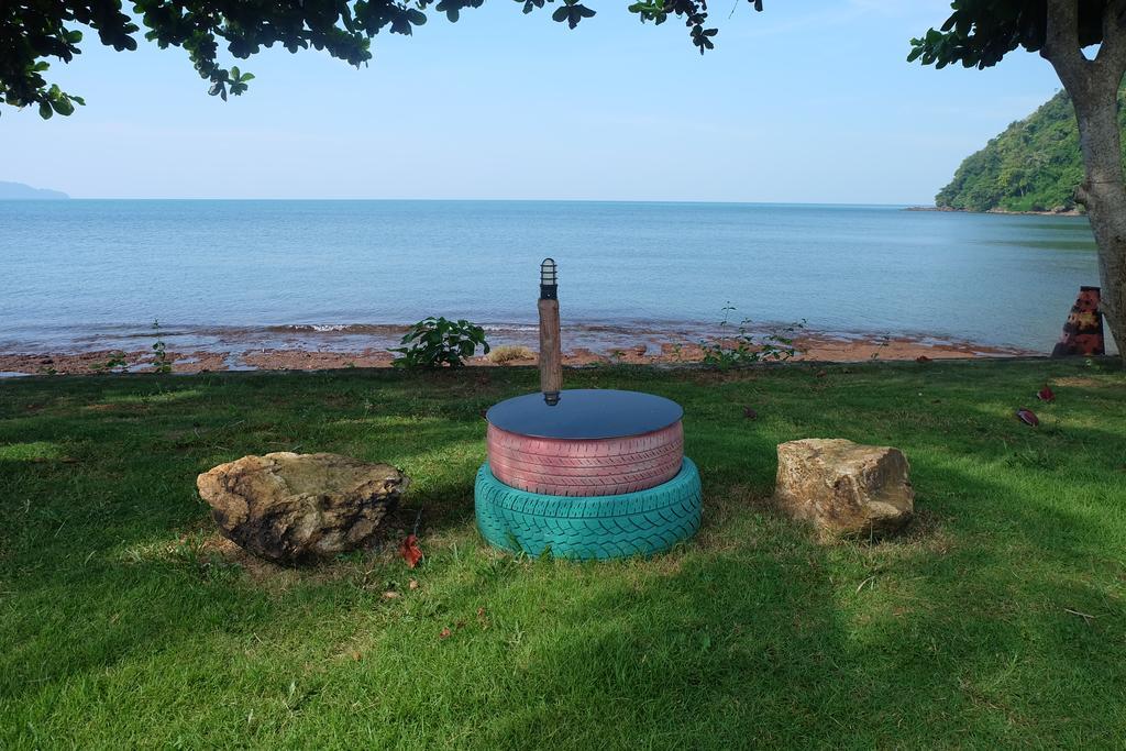 Lomtalay Resort Trat Laem Ngop Exterior photo