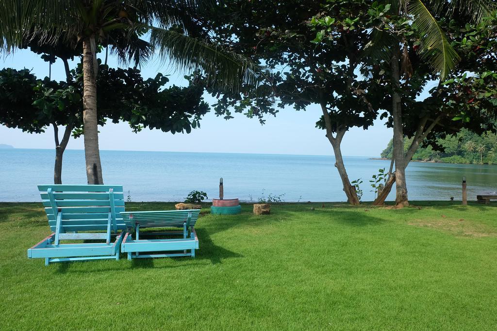 Lomtalay Resort Trat Laem Ngop Exterior photo