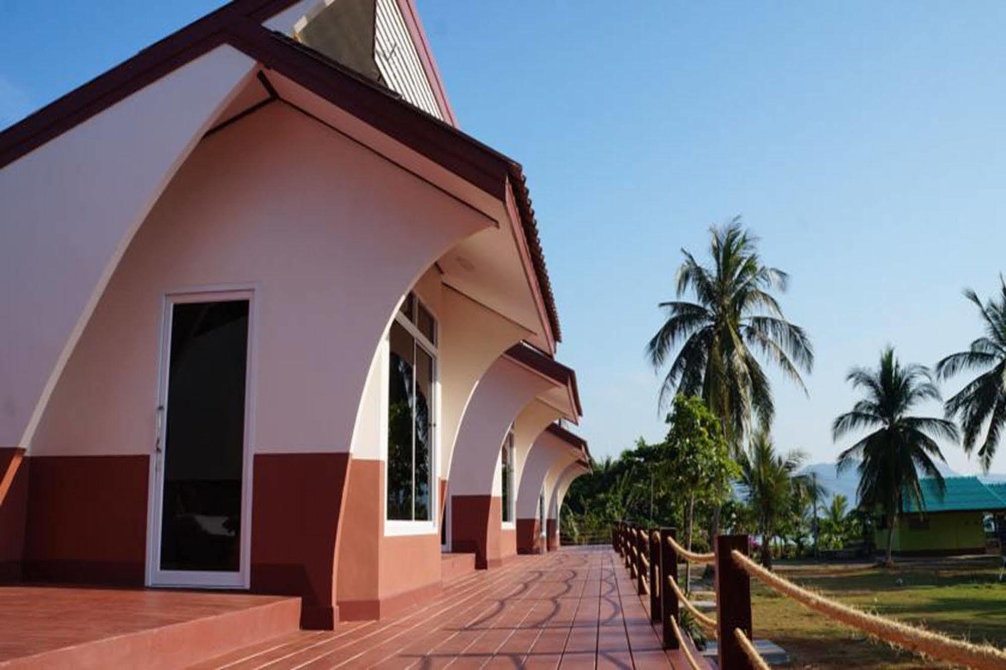 Lomtalay Resort Trat Laem Ngop Exterior photo