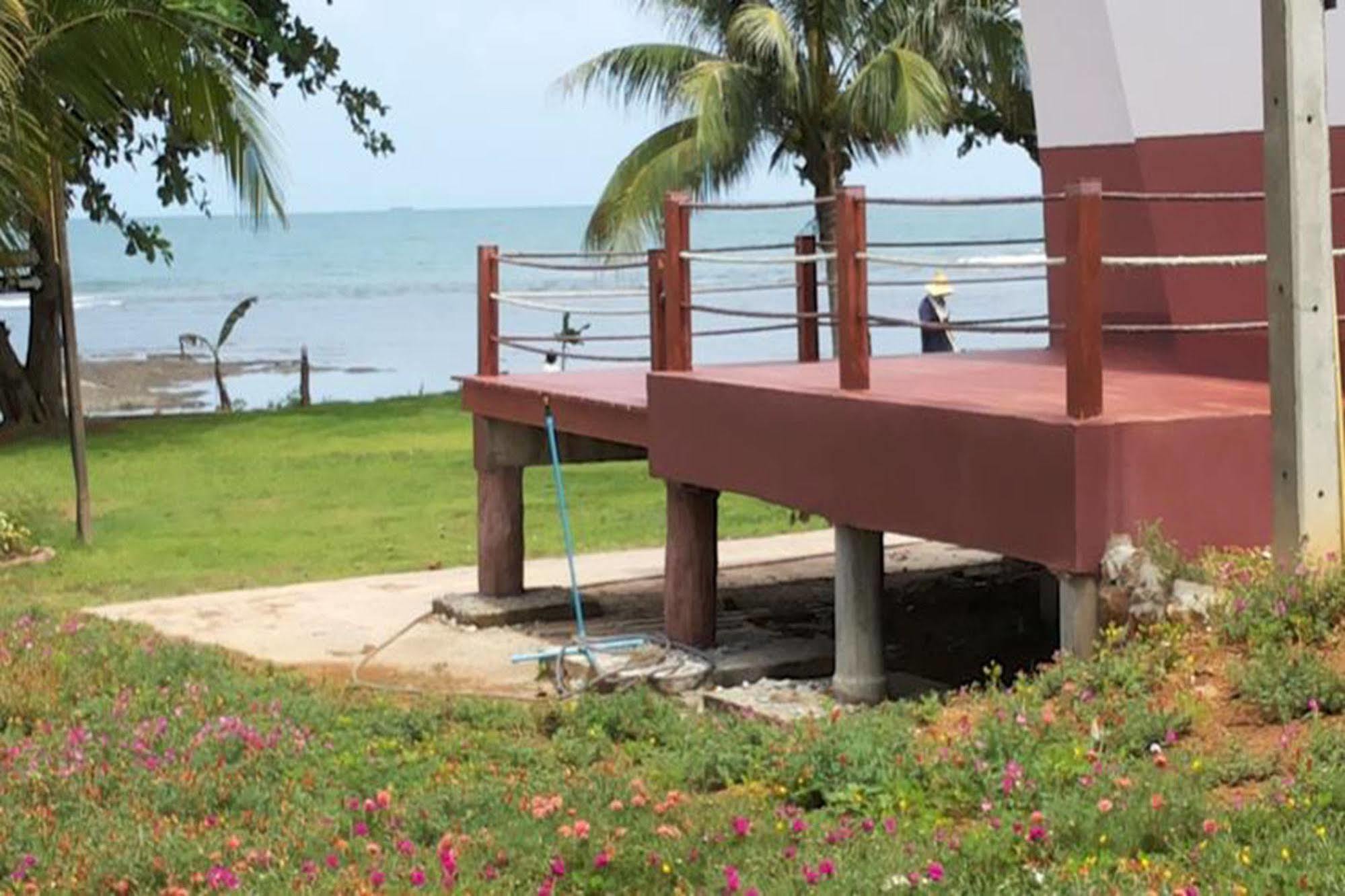 Lomtalay Resort Trat Laem Ngop Exterior photo