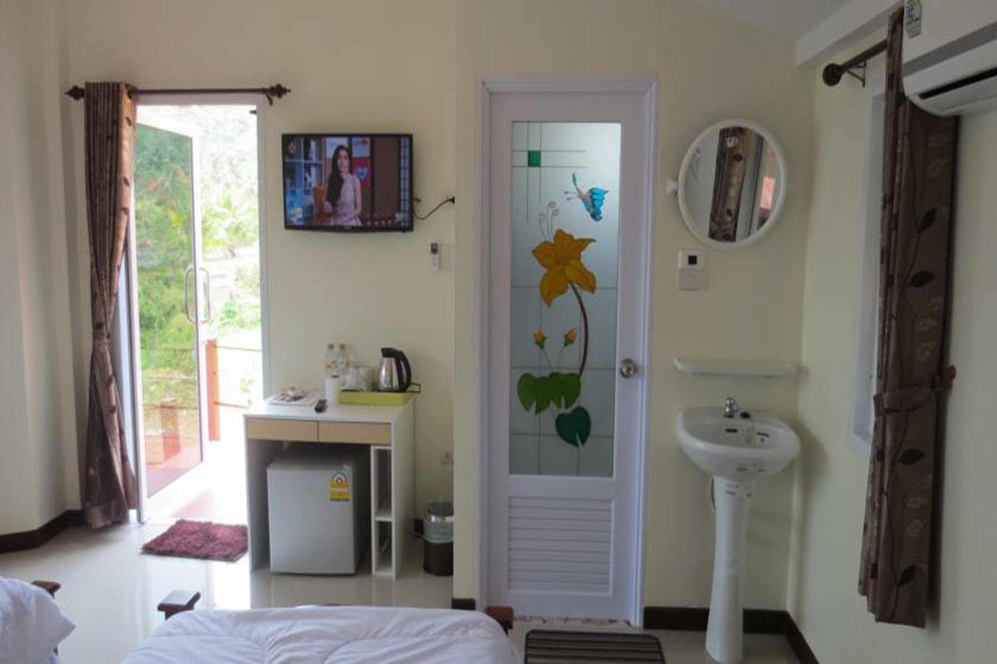 Lomtalay Resort Trat Laem Ngop Exterior photo