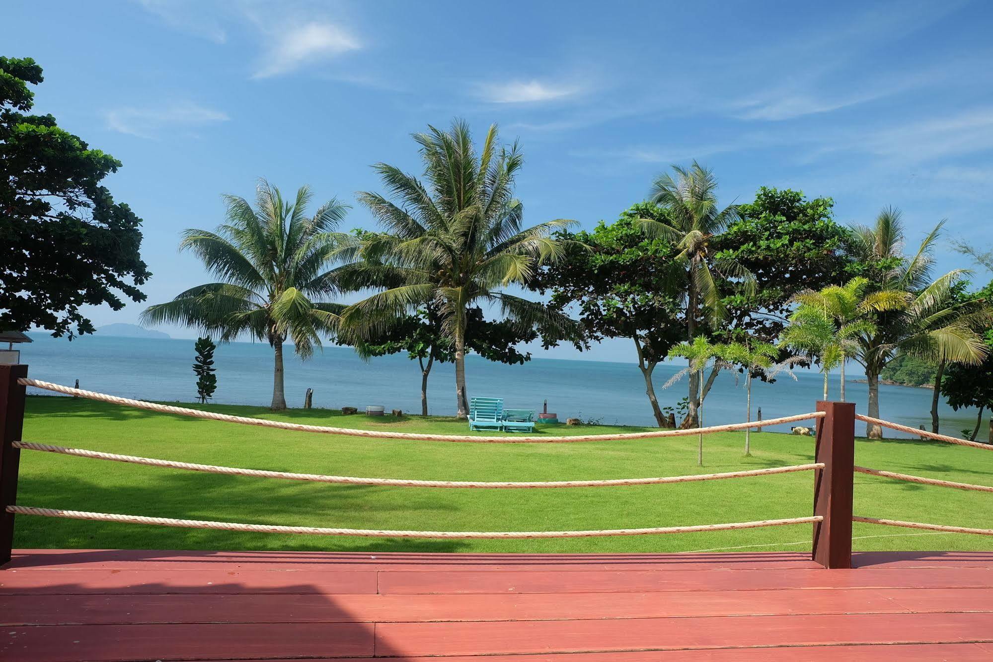 Lomtalay Resort Trat Laem Ngop Exterior photo