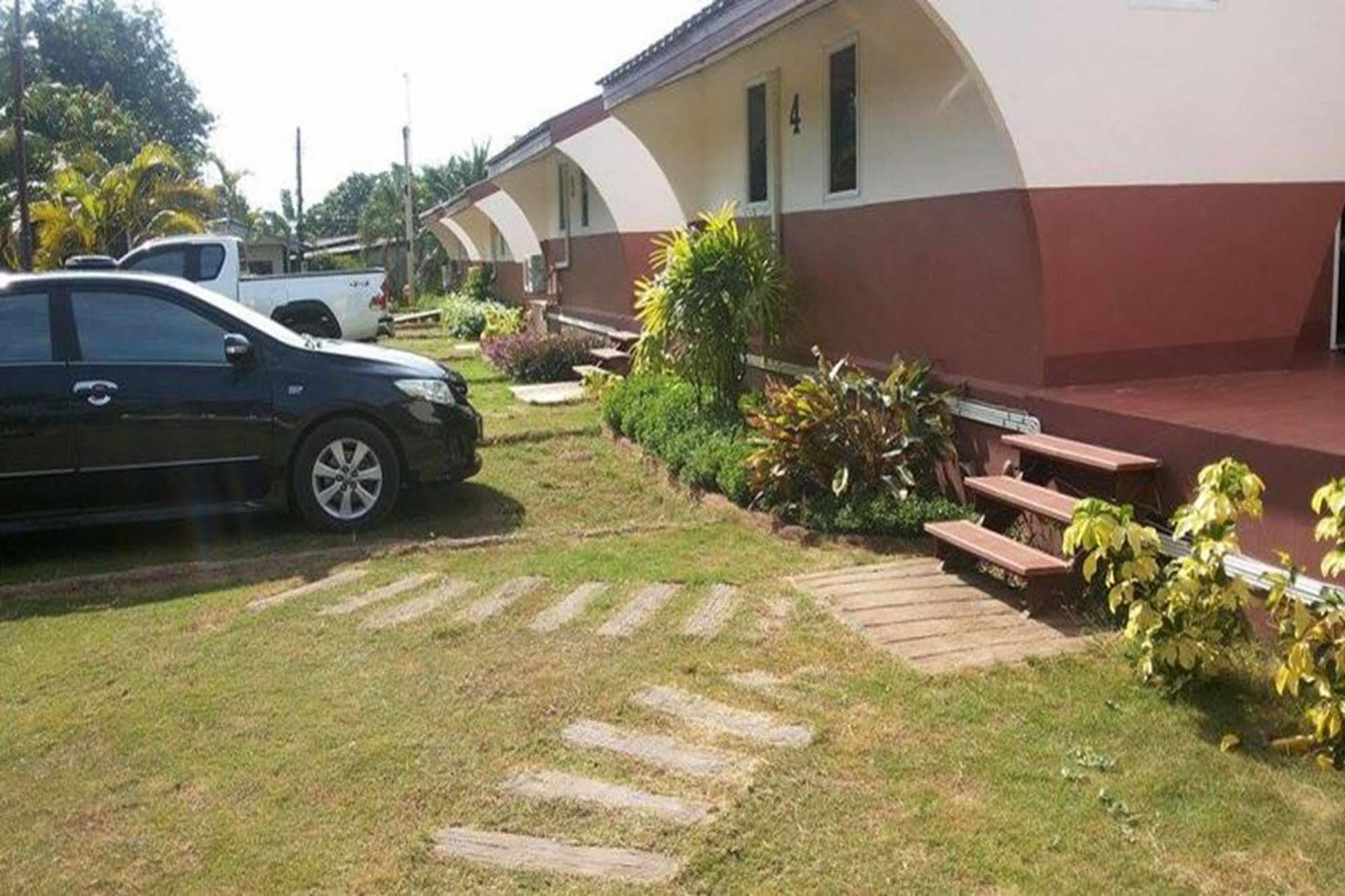 Lomtalay Resort Trat Laem Ngop Exterior photo