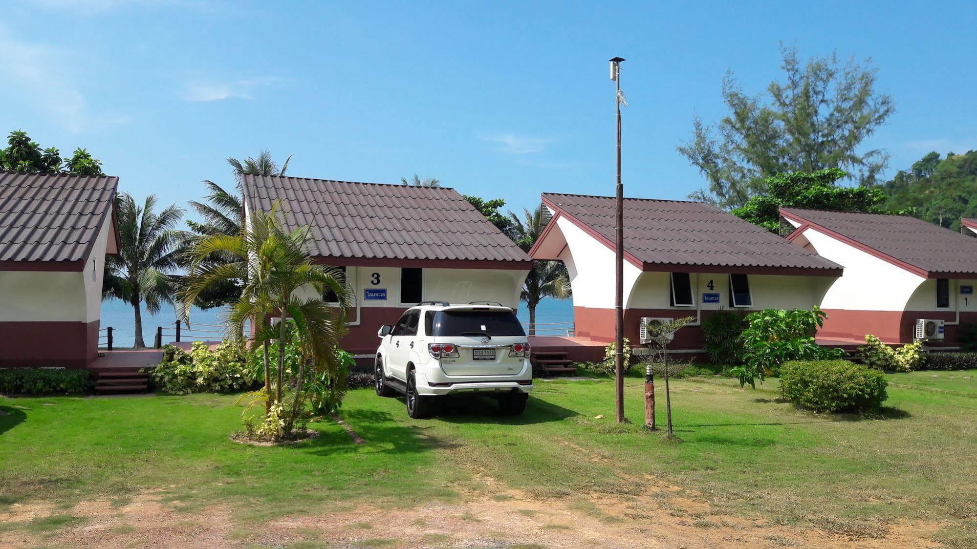 Lomtalay Resort Trat Laem Ngop Exterior photo