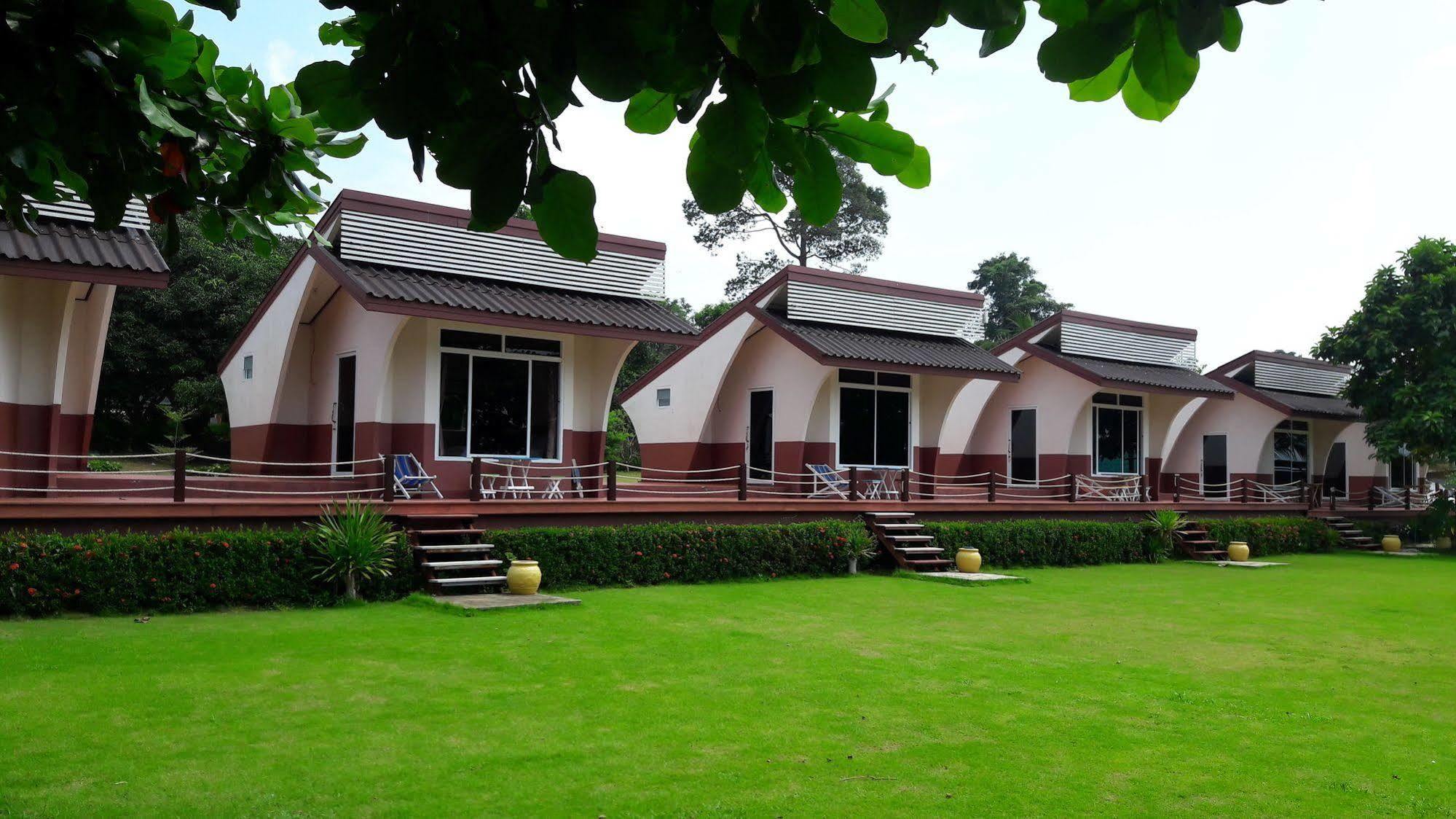 Lomtalay Resort Trat Laem Ngop Exterior photo