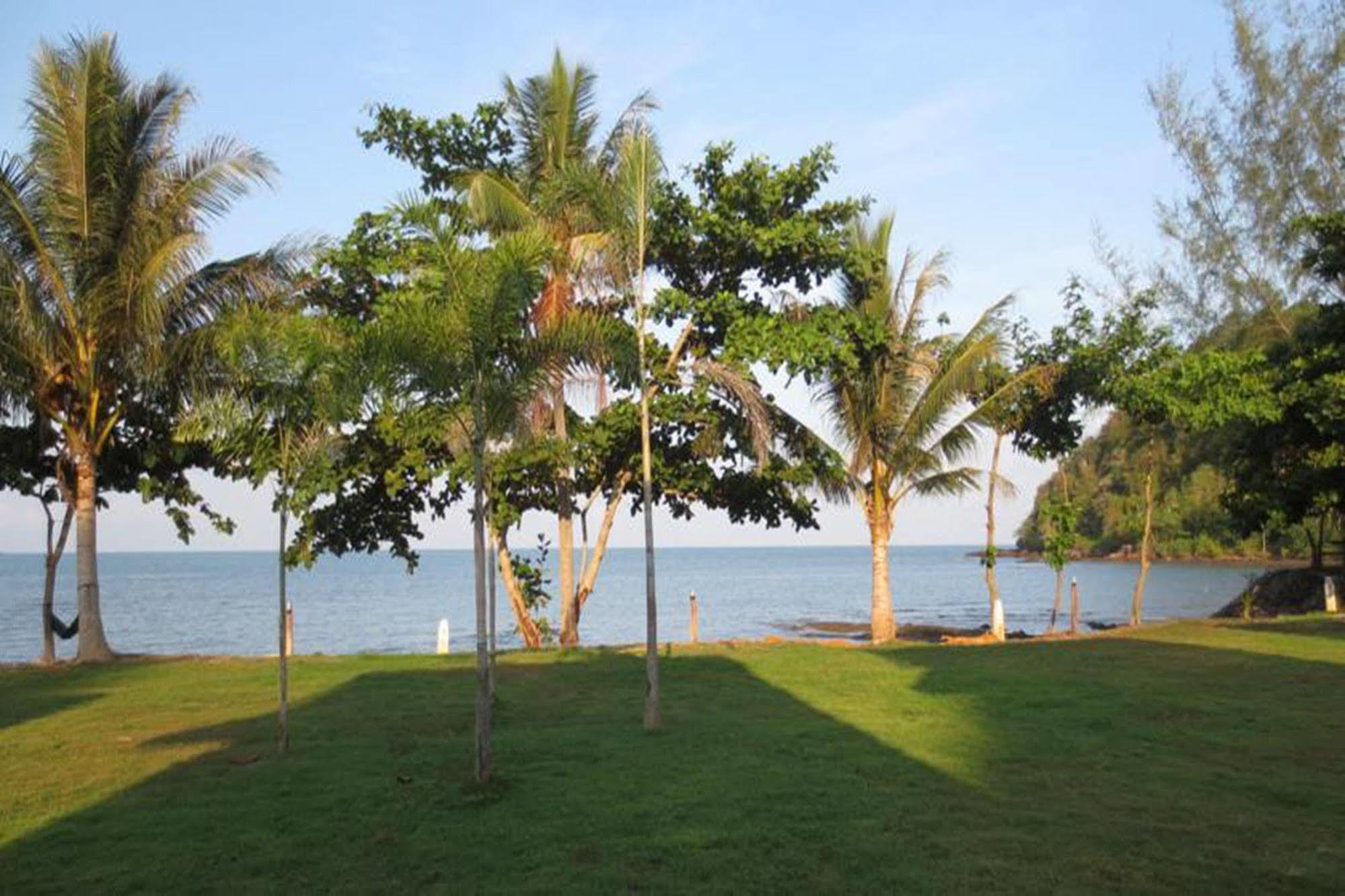 Lomtalay Resort Trat Laem Ngop Exterior photo